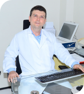 Dr. Roberto Lima Farias